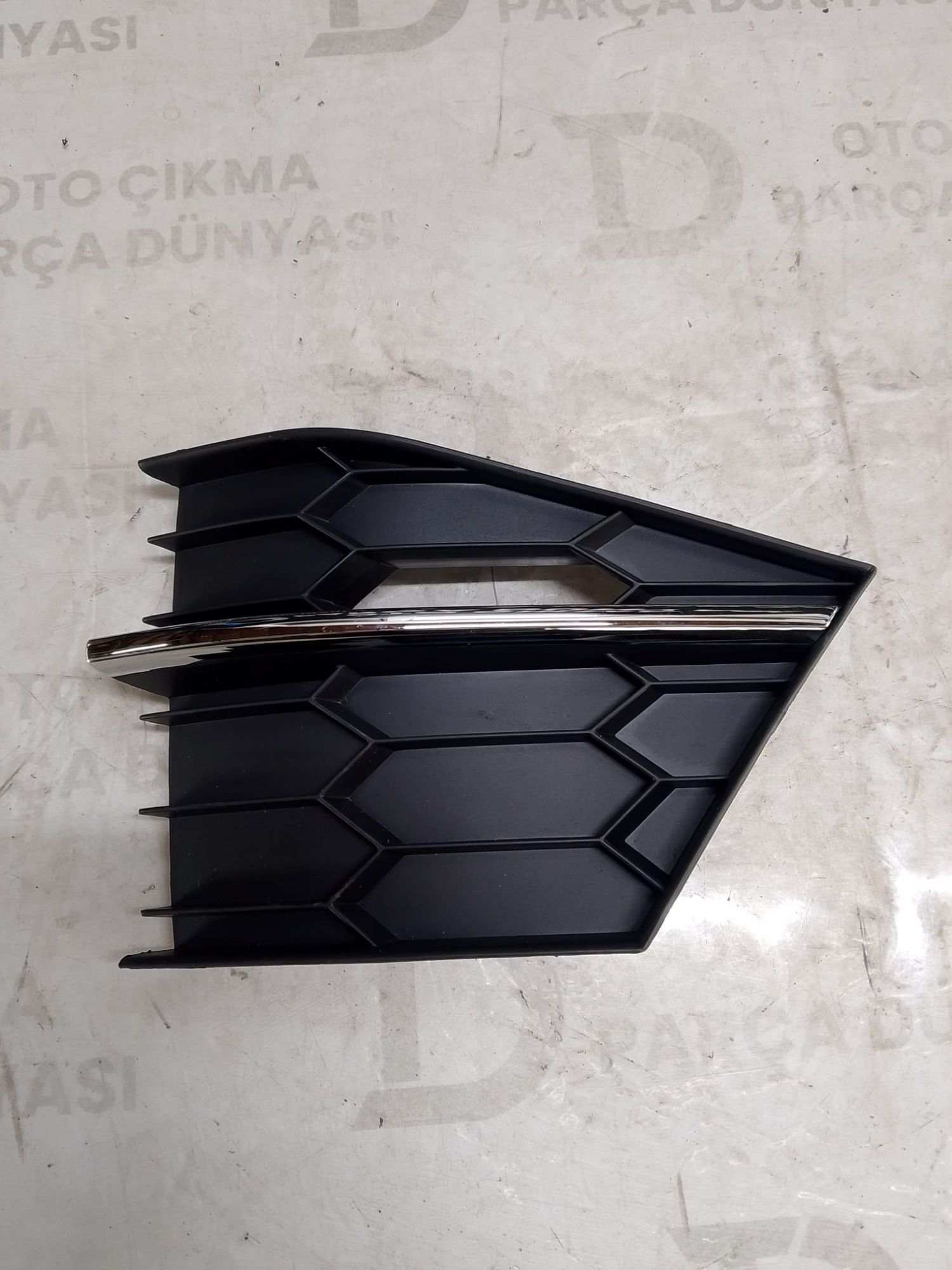 SKODA SUPERB �N TAMPON SA� ALT HAVALANDIRMA IZGARASI 2015-2020